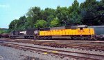 NS 6682 & UP 5006 head south out of Glenwood yard